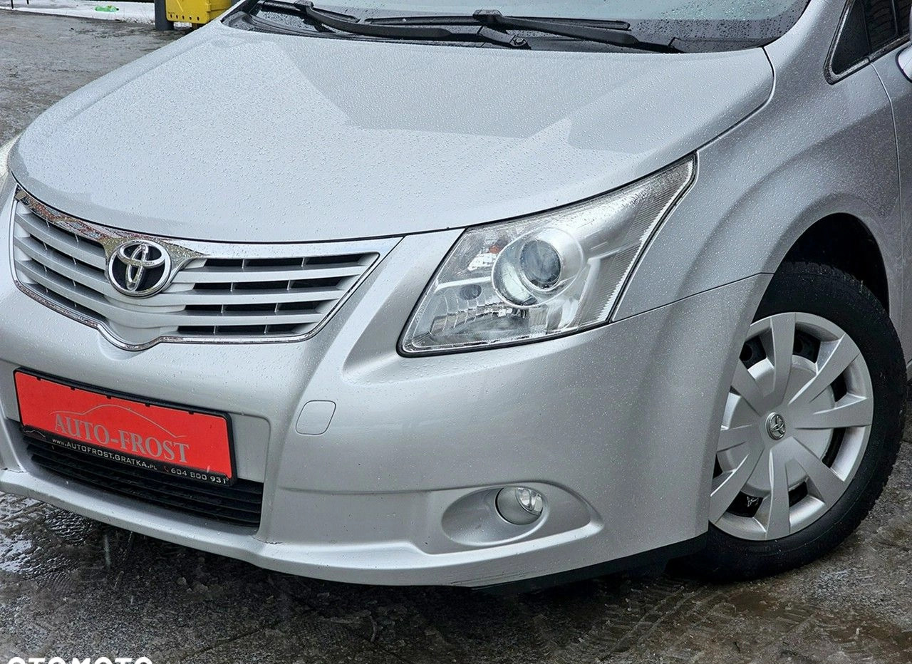 Toyota Avensis cena 28900 przebieg: 172000, rok produkcji 2011 z Kalisz Pomorski małe 154